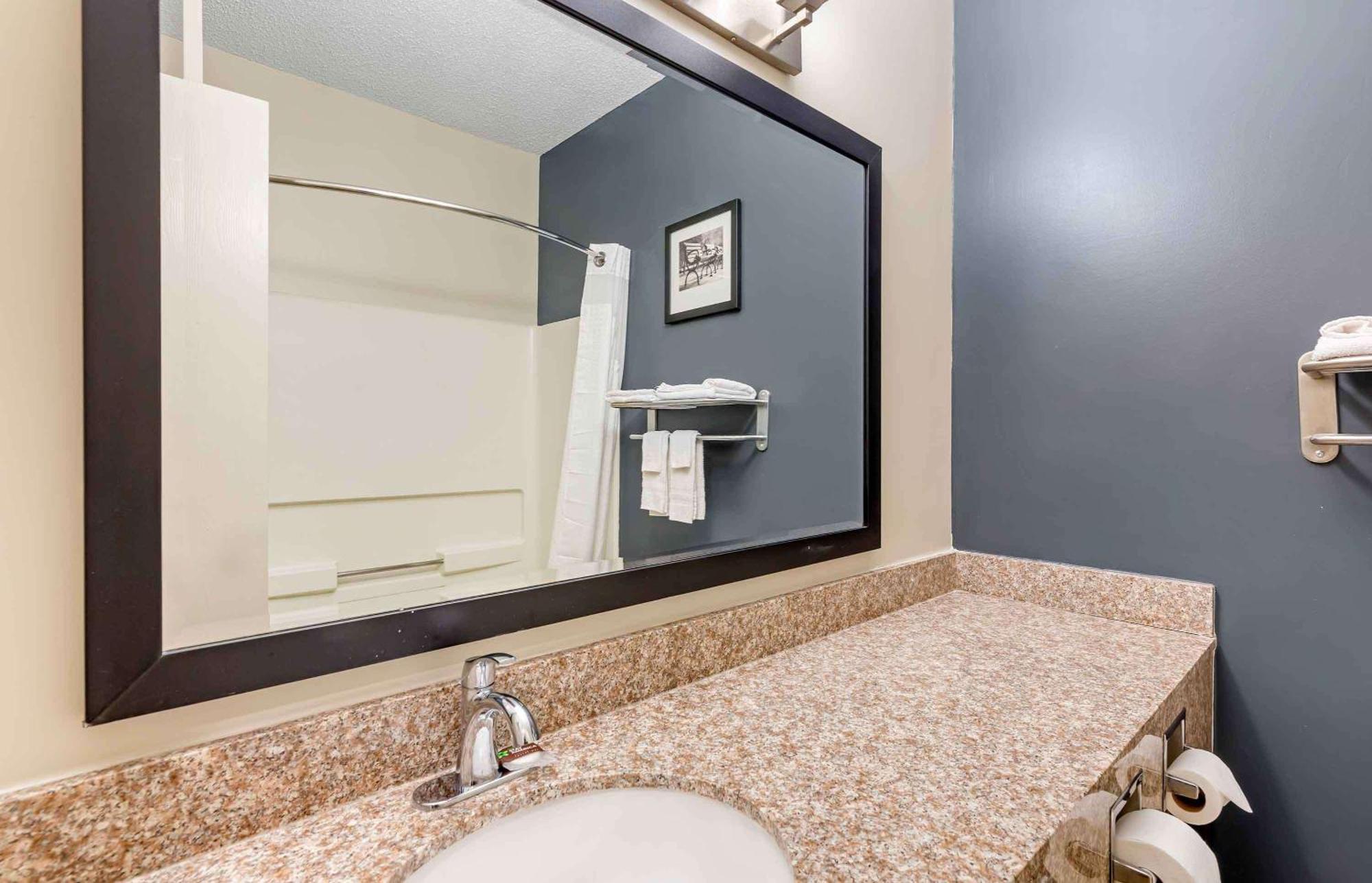 Extended Stay America Suites - Buffalo - Airport Cheektowaga Eksteriør billede